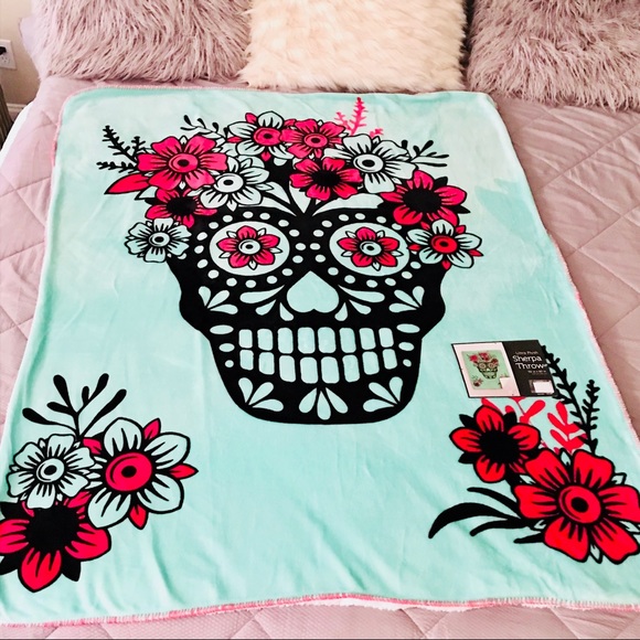 Sherpa Ice Green & Fuchsia Sugar Skull Throw - Picture 4 of 8